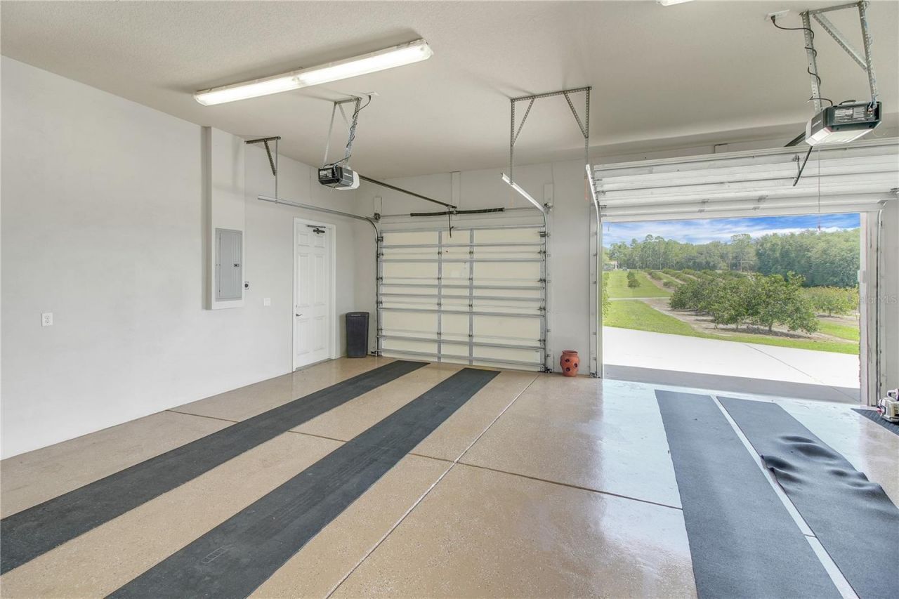 16982 SE Highway 42, Weirsdale, FL 32195 Photo