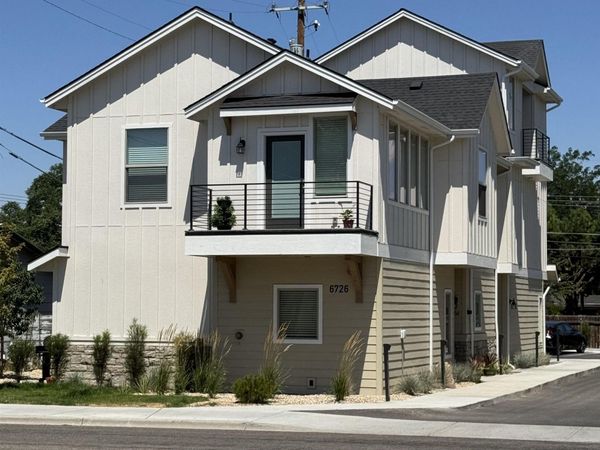 6726 W Overland, Boise, ID 83709