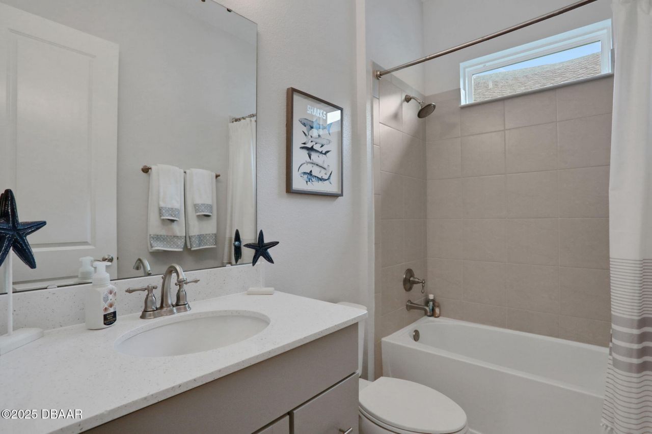 402 Aquamarine Way, Daytona Beach, FL 32124 Photo