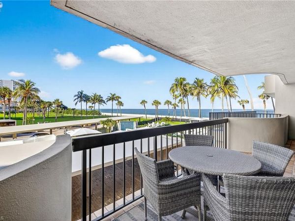 4001 Gulf Shore BLVD N, Unit 105, NAPLES, Fl 34103