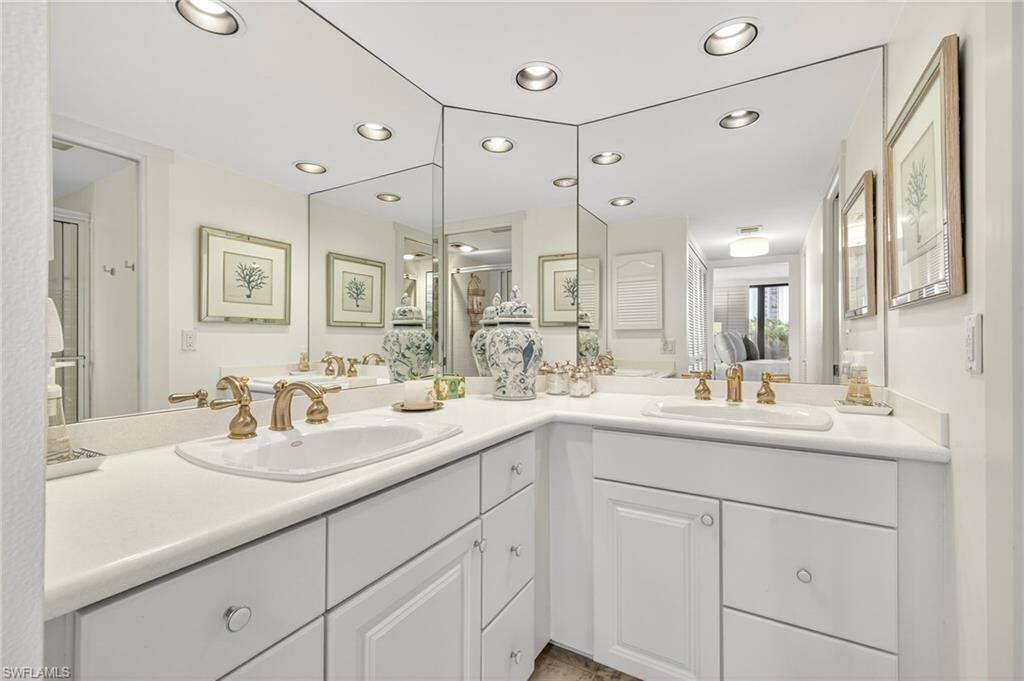 4001 Gulf Shore Blvd N, Unit 105, Naples, Fl 34103 Photo