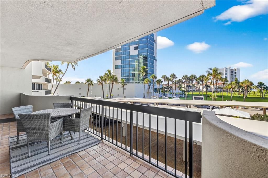 4001 Gulf Shore Blvd N, Unit 105, Naples, Fl 34103 Photo