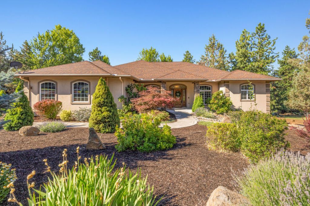 6246 Sanderling Road Klamath Falls, OR 97601