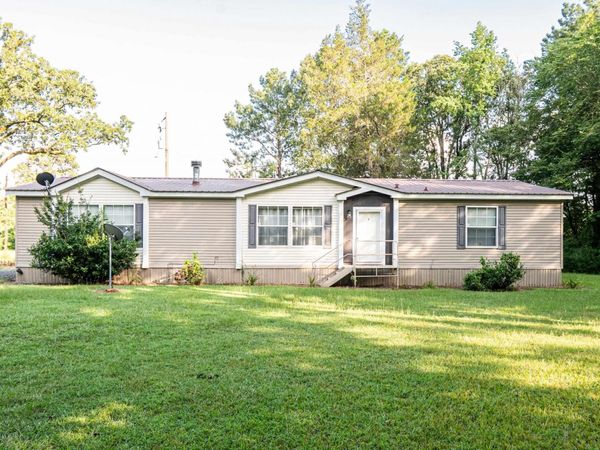 705 Horseshoe Ln, Arkadelphia, AR 71923