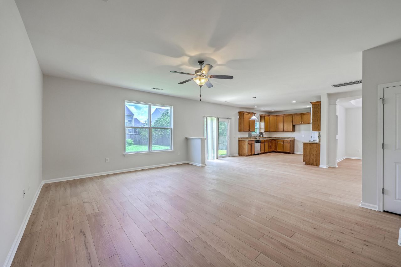 449 Delmont Drive Photo 11