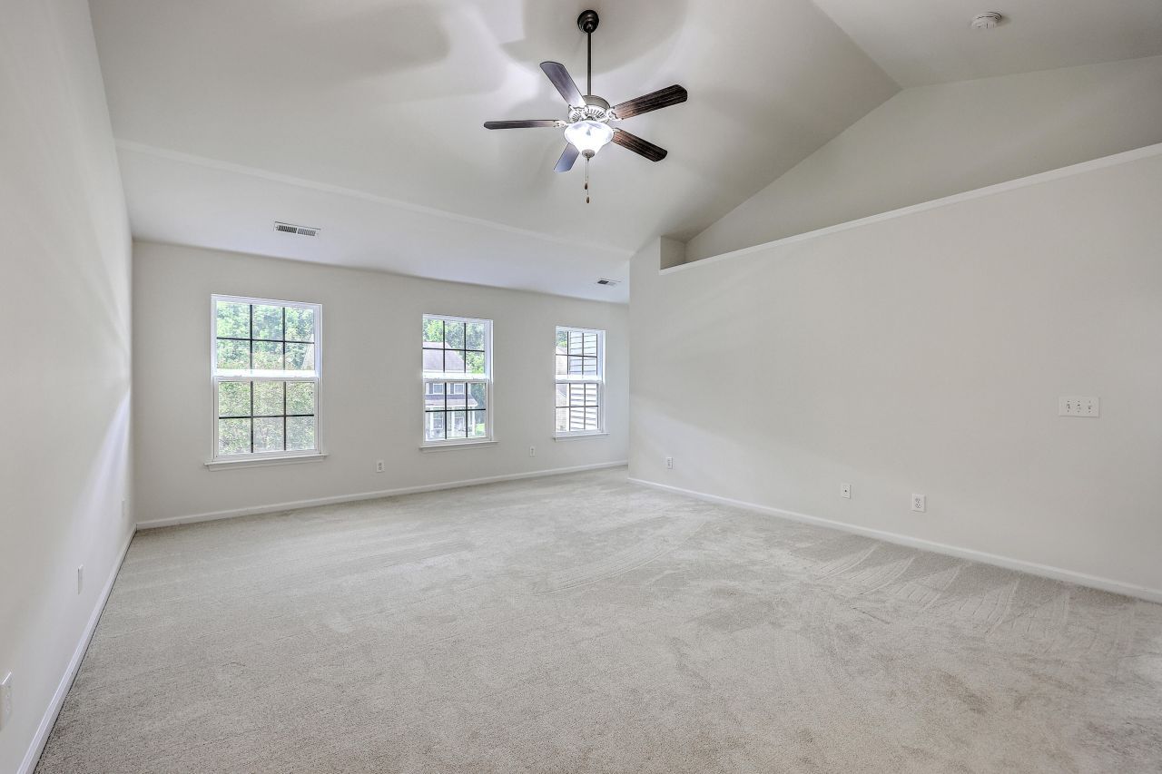 449 Delmont Drive Photo 19