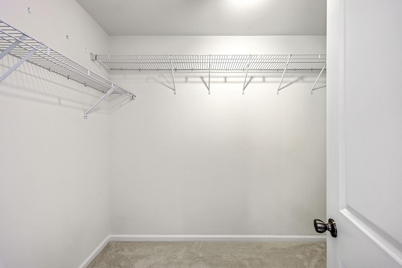 449 Delmont Drive Photo 23