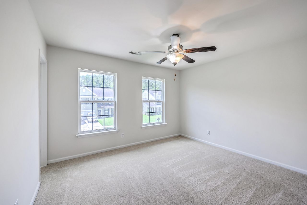 449 Delmont Drive Photo 24