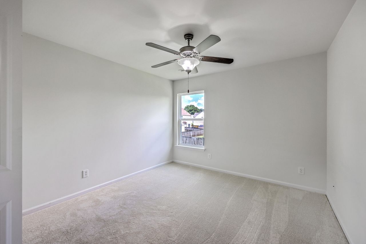 449 Delmont Drive Photo 26