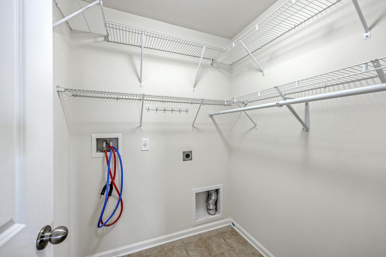 449 Delmont Drive Photo 29