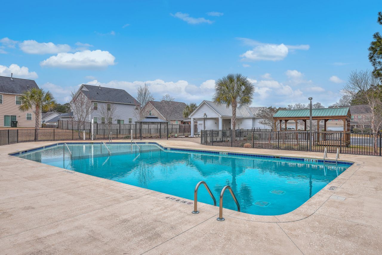 449 Delmont Drive Photo 37