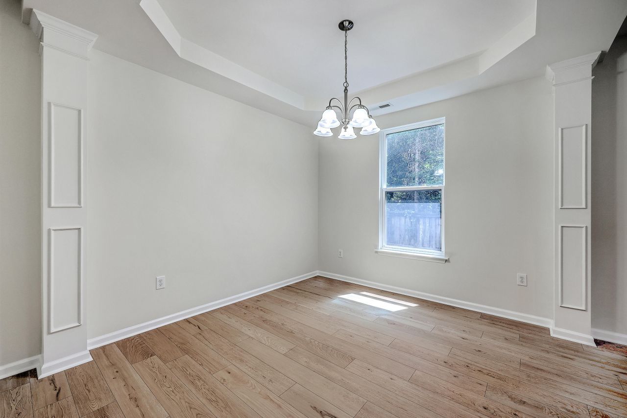 449 Delmont Drive Photo 8