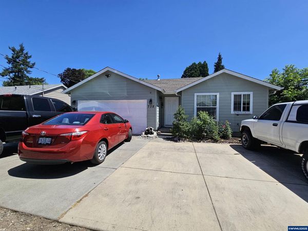 738 Oscar Ln SE, Salem, OR 97317