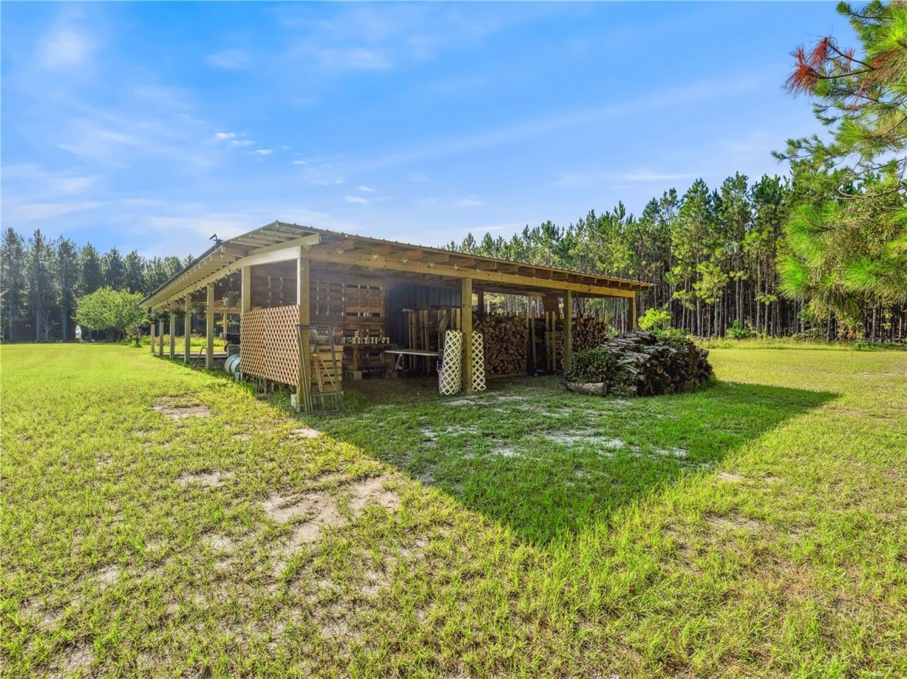 1550 NW 167 Place, Trenton, FL 32693 Photo