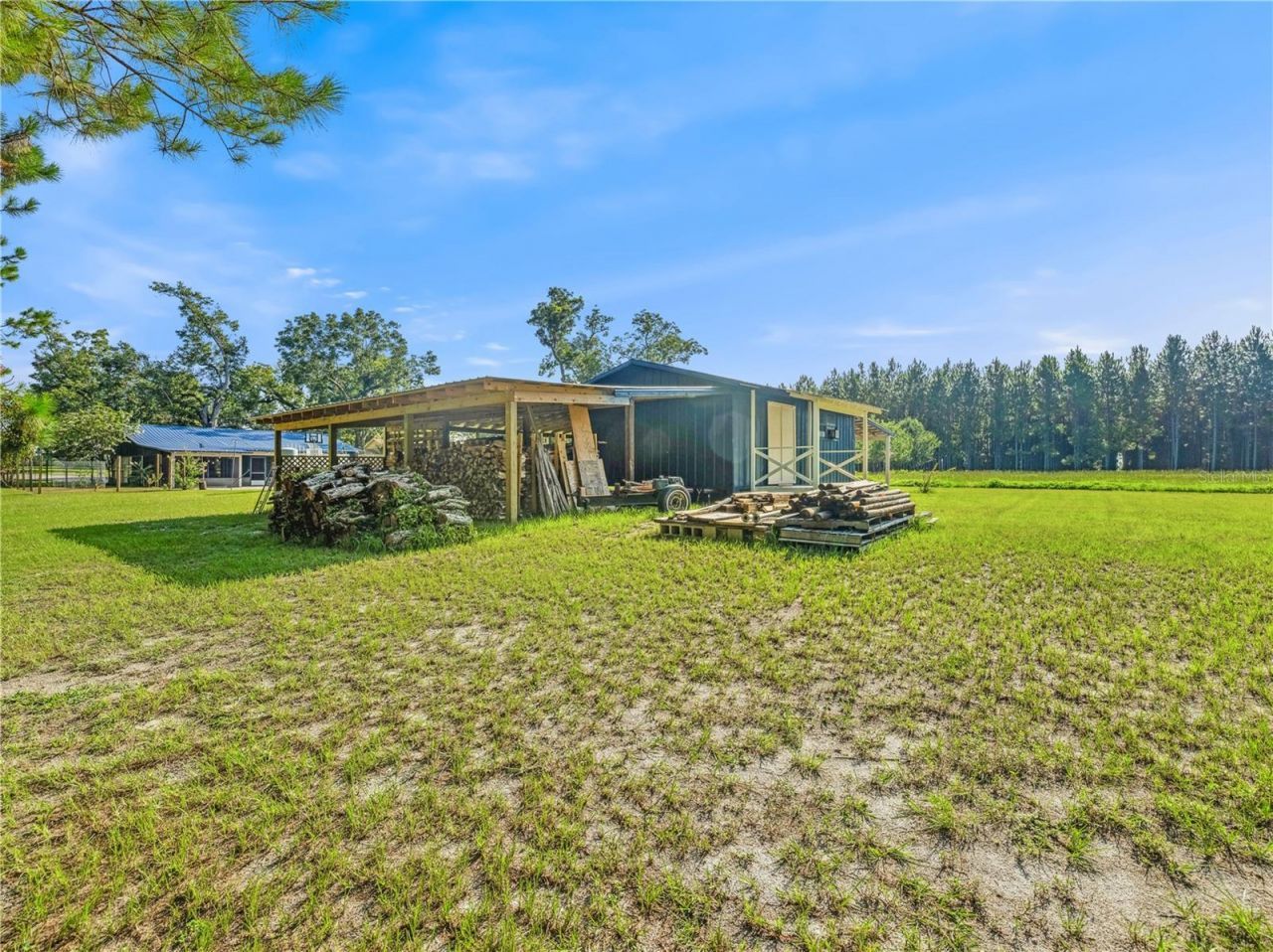 1550 NW 167 Place, Trenton, FL 32693 Photo