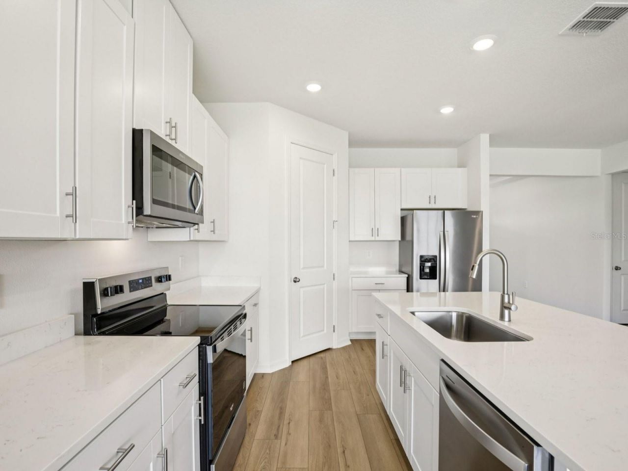 9016 Venetia Court, Palmetto, FL 34221 Photo