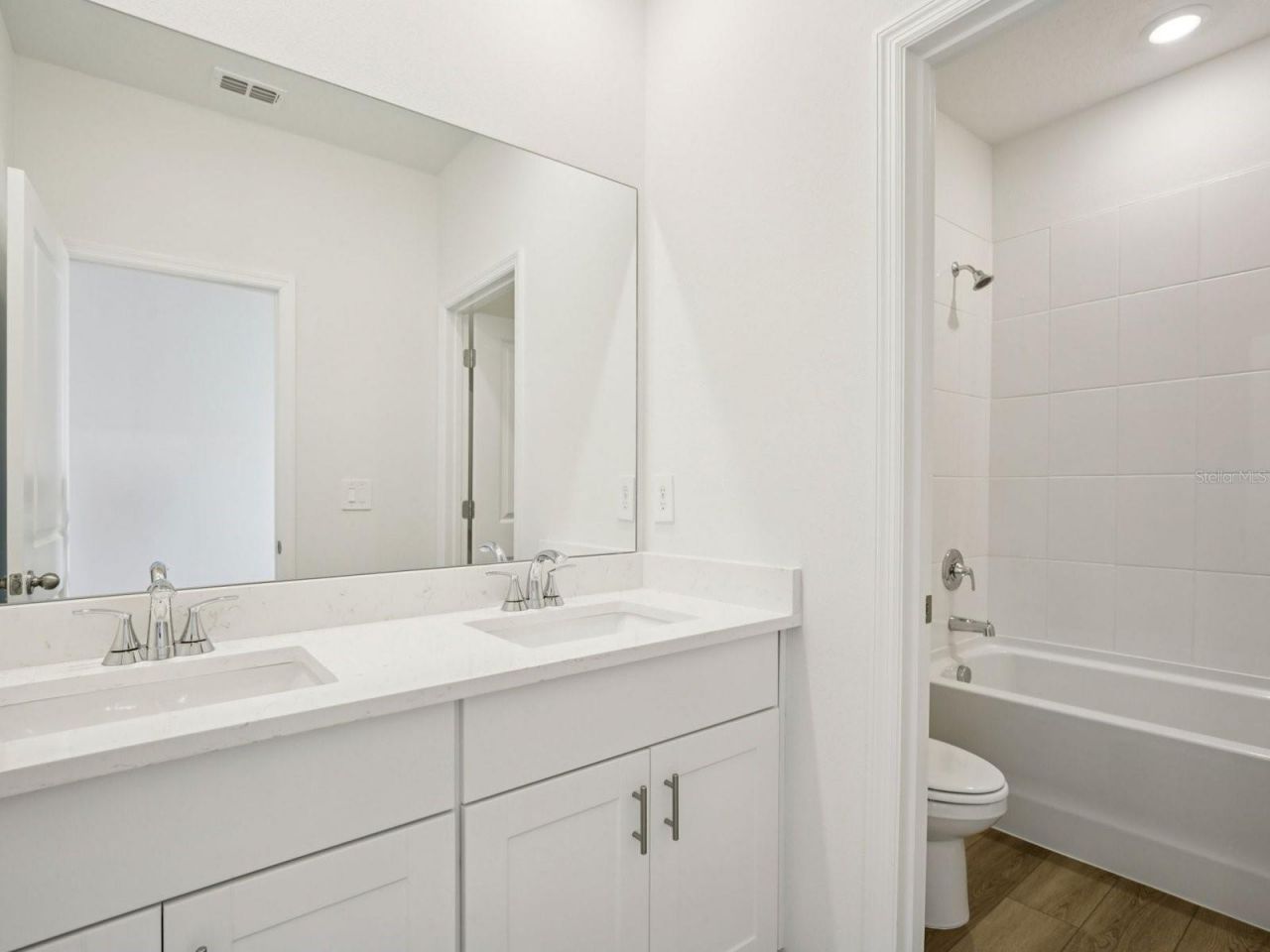 9016 Venetia Court, Palmetto, FL 34221 Photo