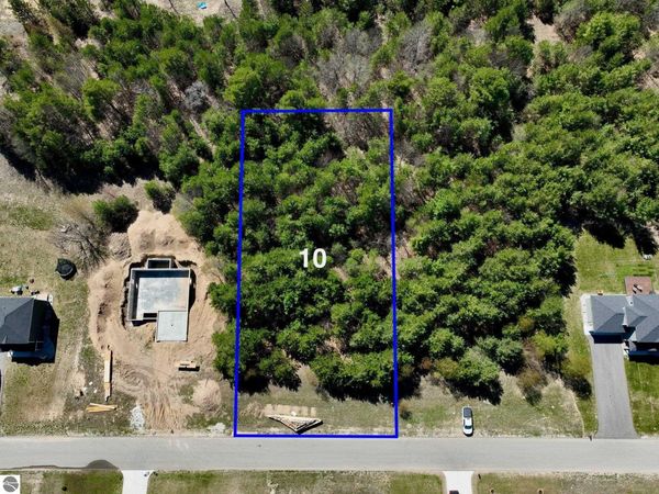 3016 Michele Marie, Grawn, MI 49637