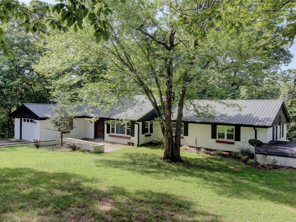 14696 Greenburrow Road, Fayetteville, AR 72704