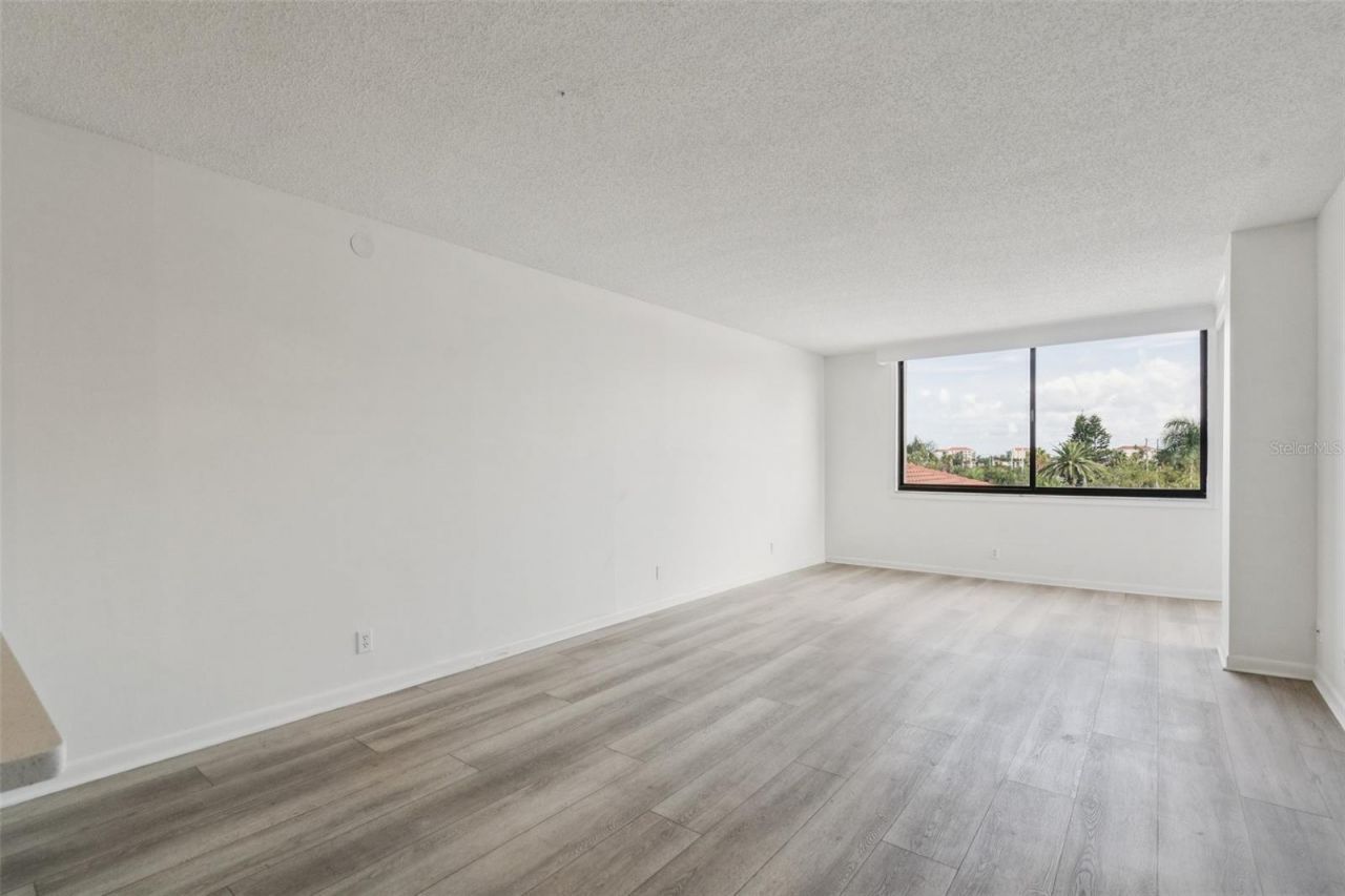 6219 Palma Del Mar Boulevard S, Unit 301, Saint Petersburg, FL 33715 Photo