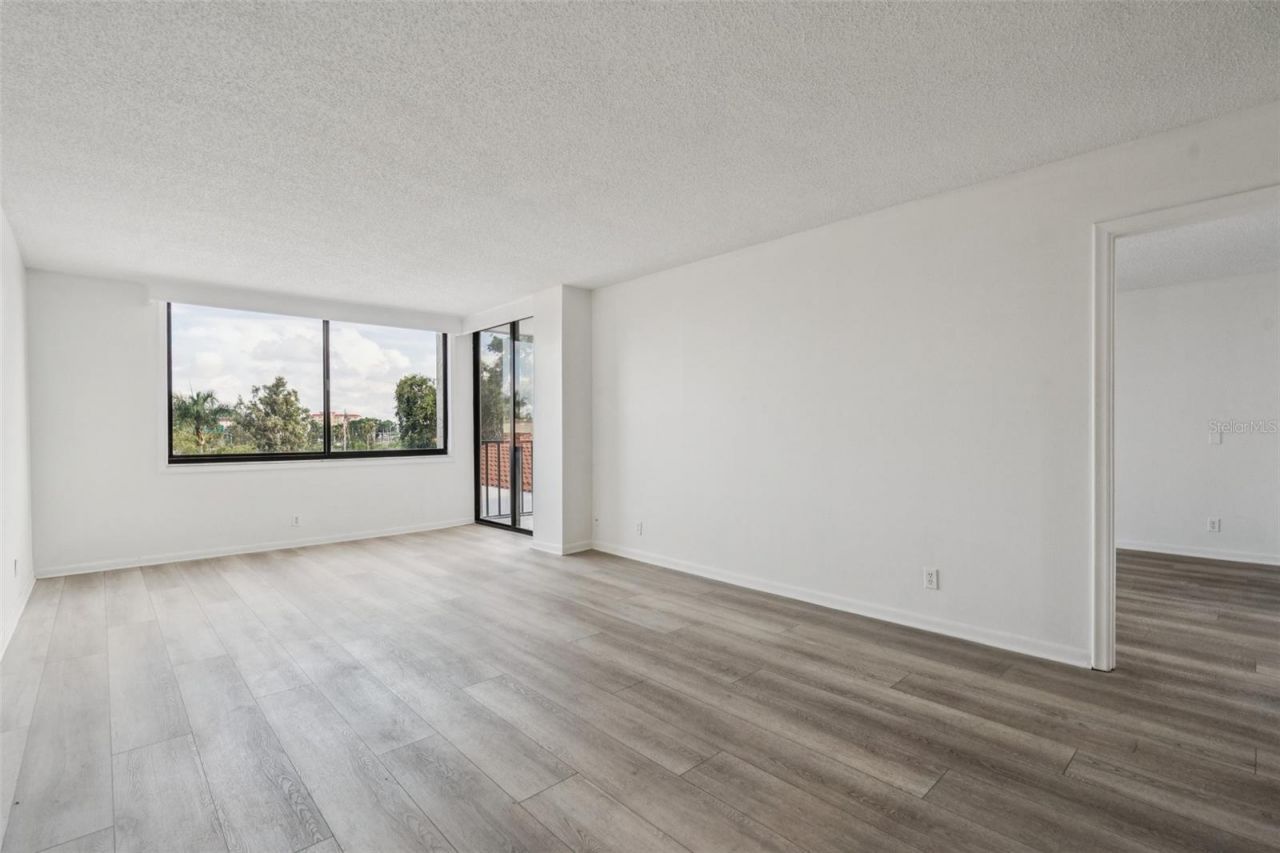 6219 Palma Del Mar Boulevard S, Unit 301, Saint Petersburg, FL 33715 Photo