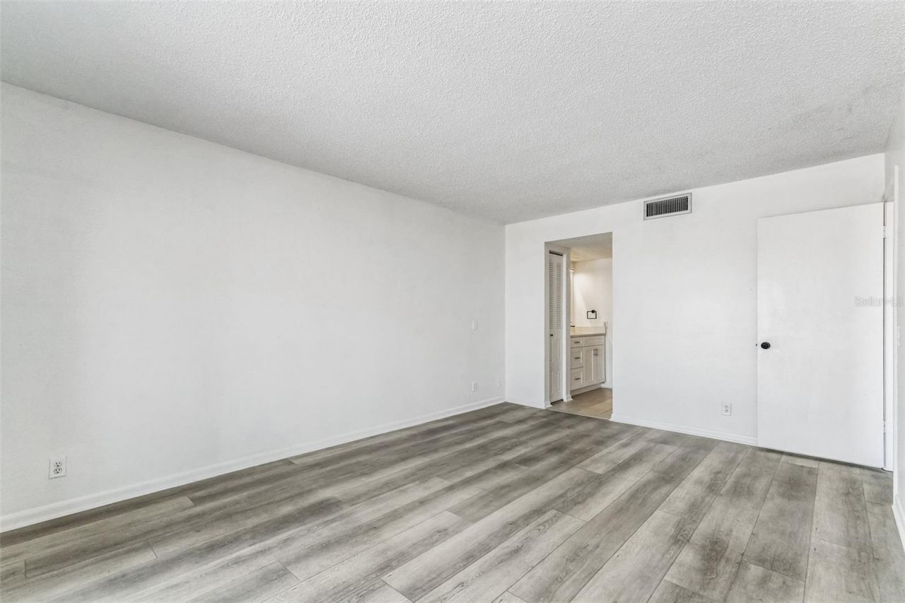 6219 Palma Del Mar Boulevard S, Unit 301, Saint Petersburg, FL 33715 Photo