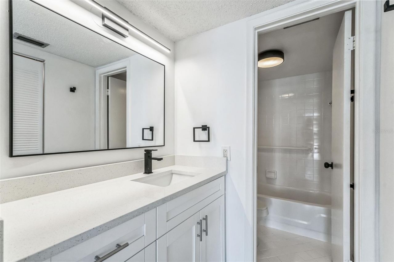 6219 Palma Del Mar Boulevard S, Unit 301, Saint Petersburg, FL 33715 Photo