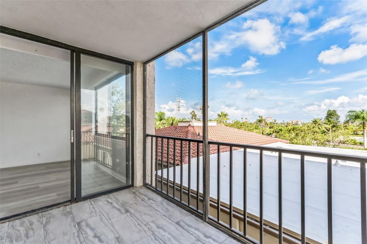 6219 Palma Del Mar Boulevard S, Unit 301, Saint Petersburg, FL 33715 Photo