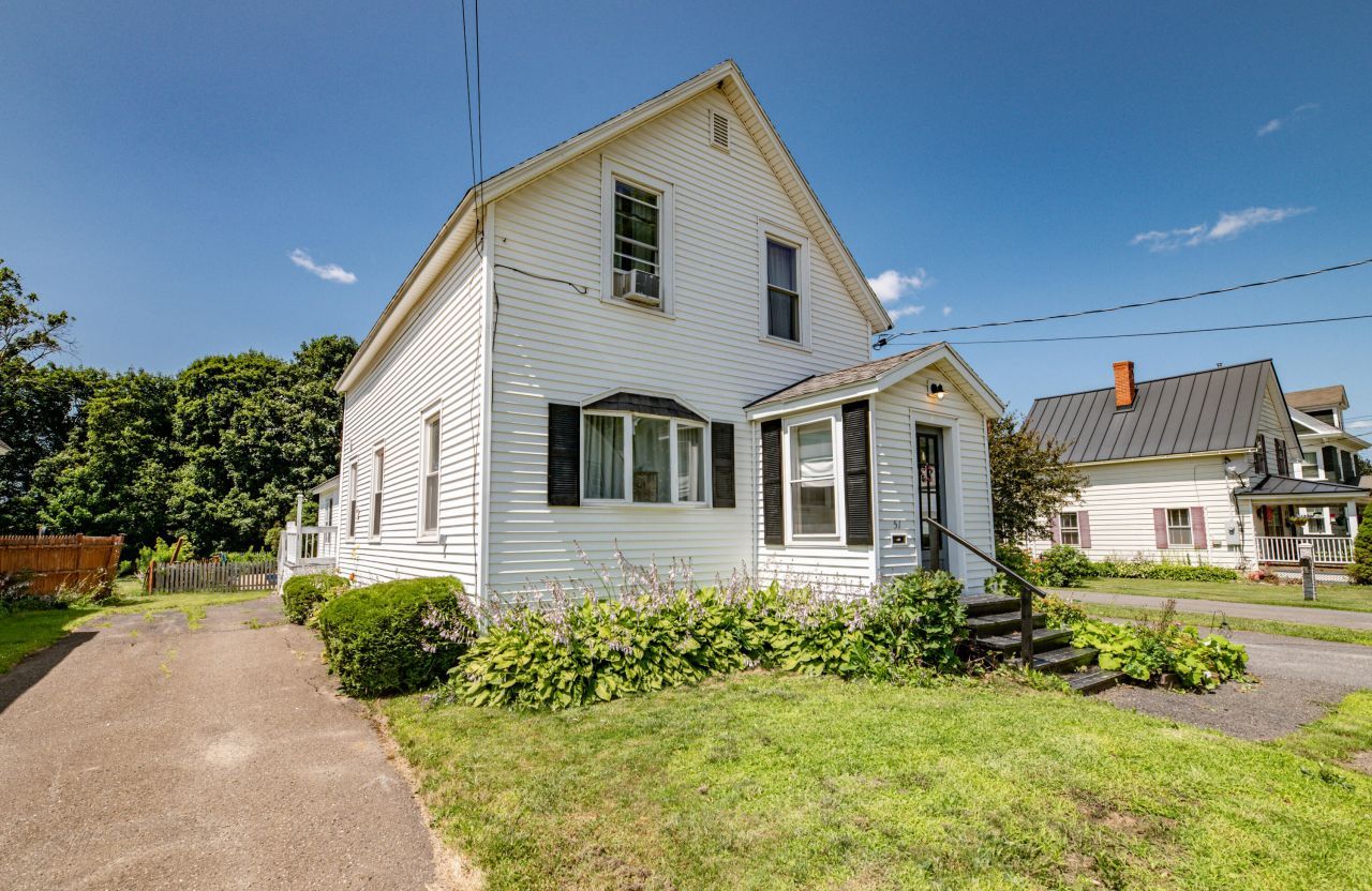 51 High Street, Houlton, ME 04730 Main Photo