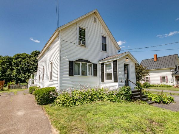 51 High Street, Houlton, ME 04730