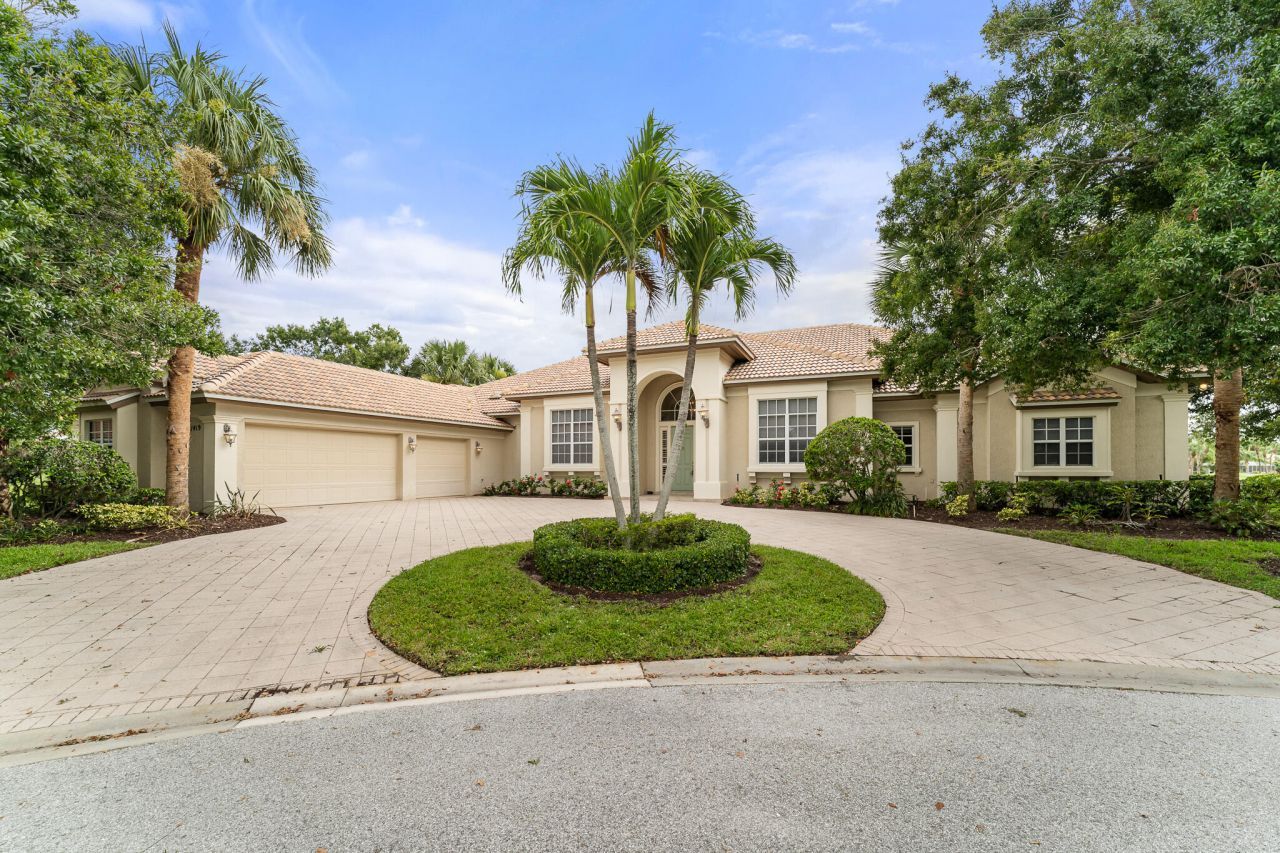 1419 SW Blue Bird Cove, Port Saint Lucie, FL 34986 Photo