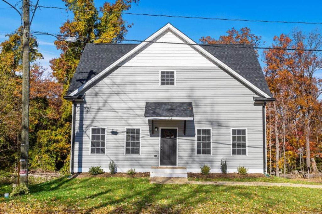 309 Ivanhoe Ave, Waynesboro, VA 22980 Main Photo