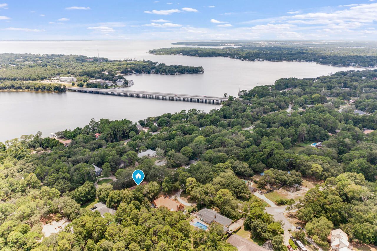 2601 Edgewater Drive, Niceville, FL 32578 Main Photo
