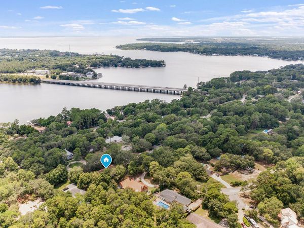 2601 Edgewater Drive, Niceville, FL 32578