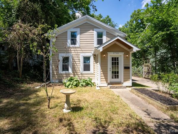 1713 Pontiac Trail, Ann Arbor, MI 48105