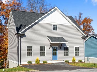 317 IVANHOE AVE, WAYNESBORO, VA 22980