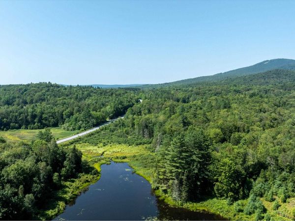 88 Cedar Lane, Unit 5, Peru, VT 05152