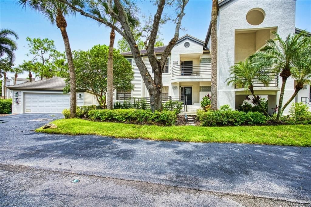 27024 Oakwood Lake Dr, Unit 201, Bonita Springs, FL 34134 Photo