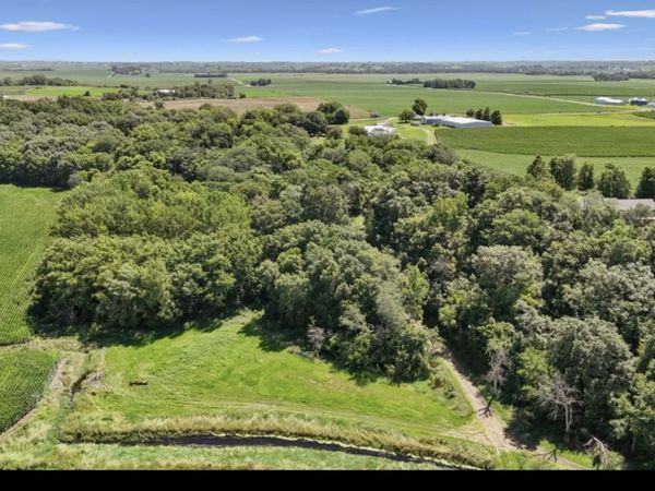 297 240th Place, Pella, IA 50219