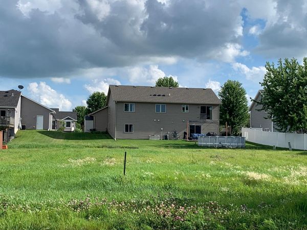 2574 Stony Creek Drive, Owatonna, MN 55060