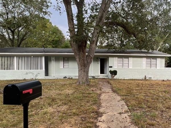 314 Mcdowell Park Circle, Jackson, MS 39204