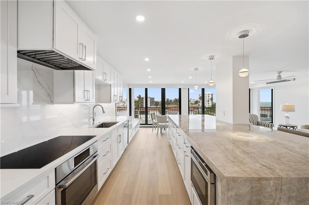 2318 Gulf Shore Blvd N, Unit 510, Naples, FL 34103 Photo