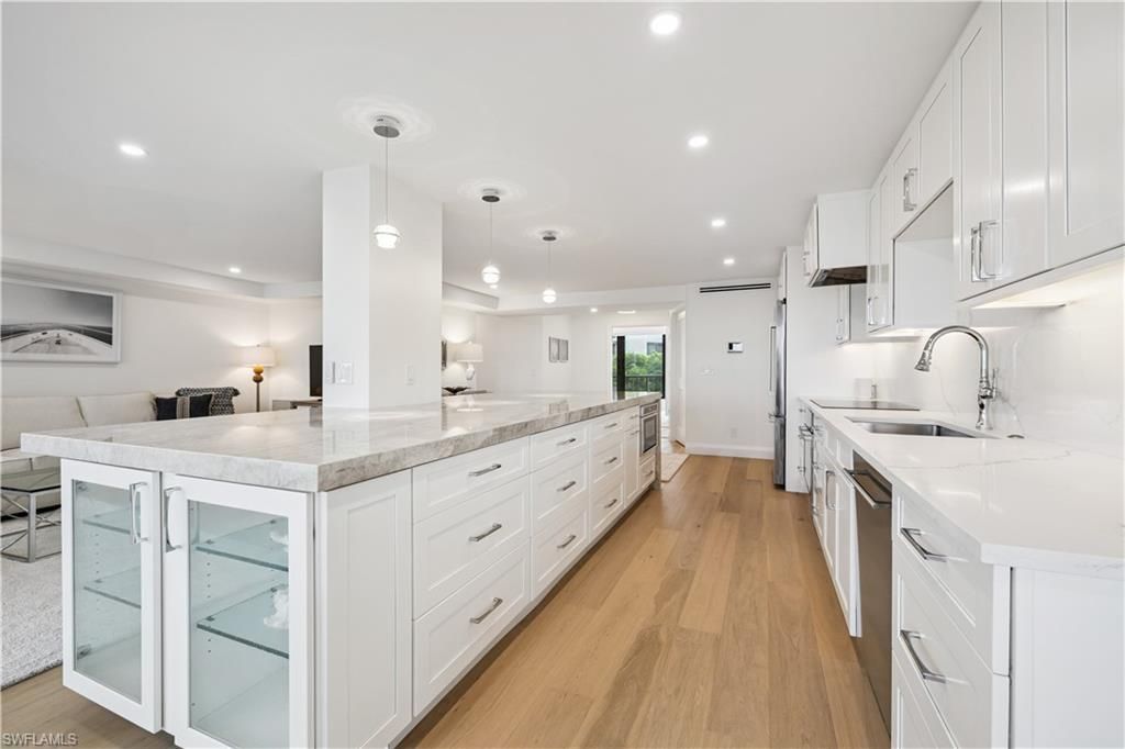 2318 Gulf Shore Blvd N, Unit 510, Naples, FL 34103 Photo