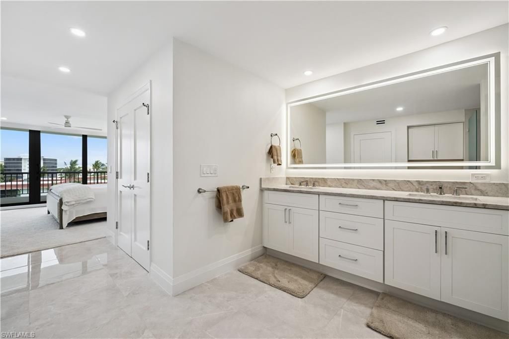 2318 Gulf Shore Blvd N, Unit 510, Naples, FL 34103 Photo