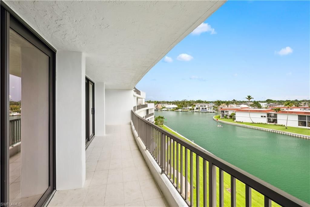 2318 Gulf Shore Blvd N, Unit 510, Naples, FL 34103 Photo