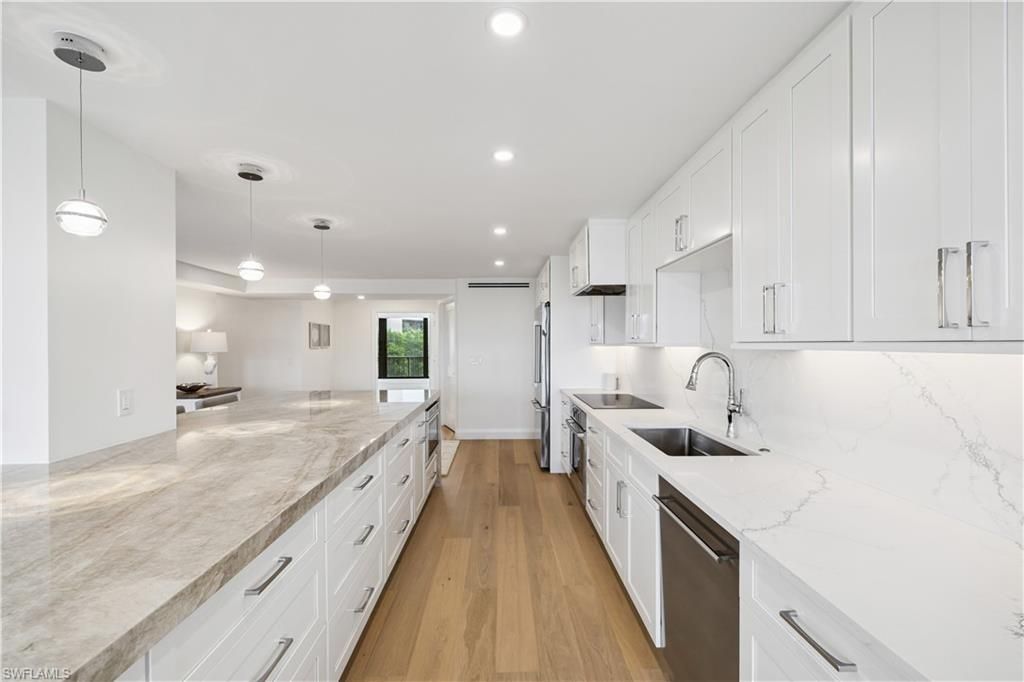 2318 Gulf Shore Blvd N, Unit 510, Naples, FL 34103 Photo