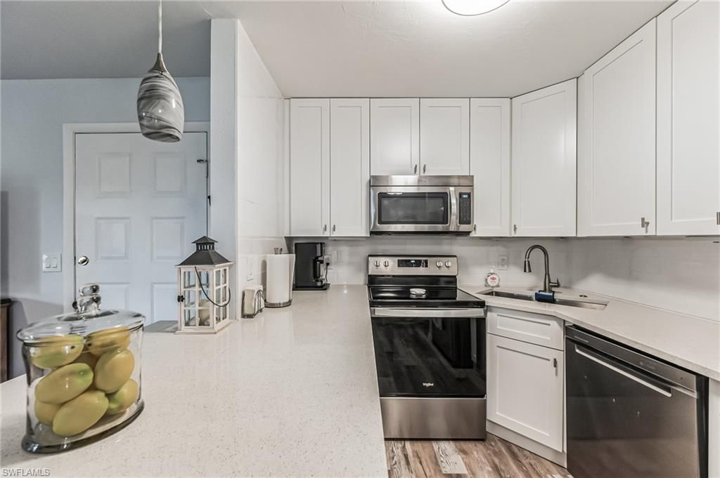 8081 S Woods Cir, Unit 10, Fort Myers, FL 33919 Photo