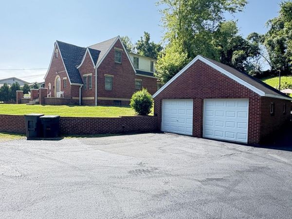 111 House Avenue, Manchester, KY 40962