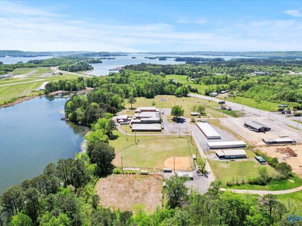140 Claysville School Road, Guntersville, AL 35976