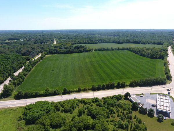 2390 Algonquin Road, Barrington Hills, IL 60010